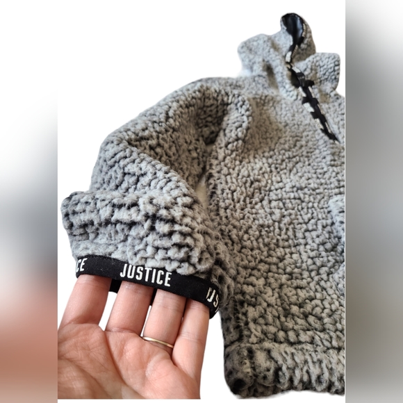 JUSTICE | CHILDRENS GRAY FLEECE JACKET HOODIE WITH FRONT POCKET | SIZE 6/7 - Picture 8 of 9